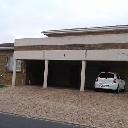 Getaway Self-Catering Tyger Valley Дърбанвил Екстериор снимка