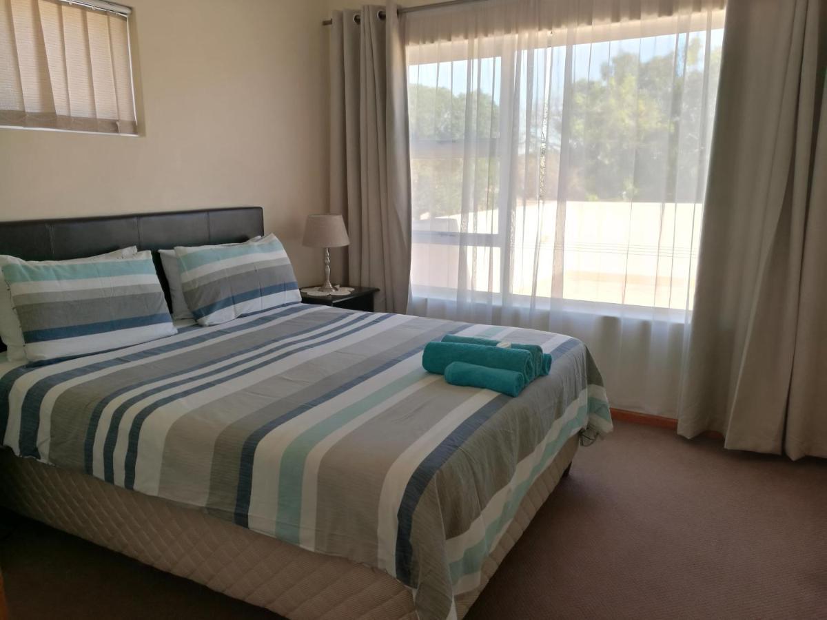 Getaway Self-Catering Tyger Valley Дърбанвил Екстериор снимка