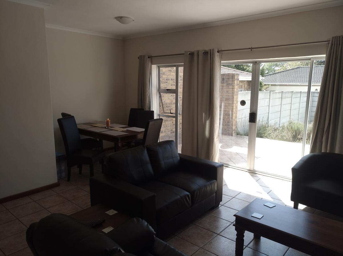 Getaway Self-Catering Tyger Valley Дърбанвил Екстериор снимка