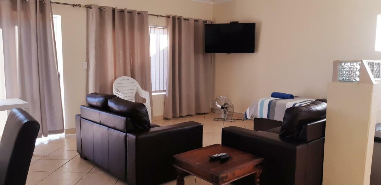 Getaway Self-Catering Tyger Valley Дърбанвил Екстериор снимка