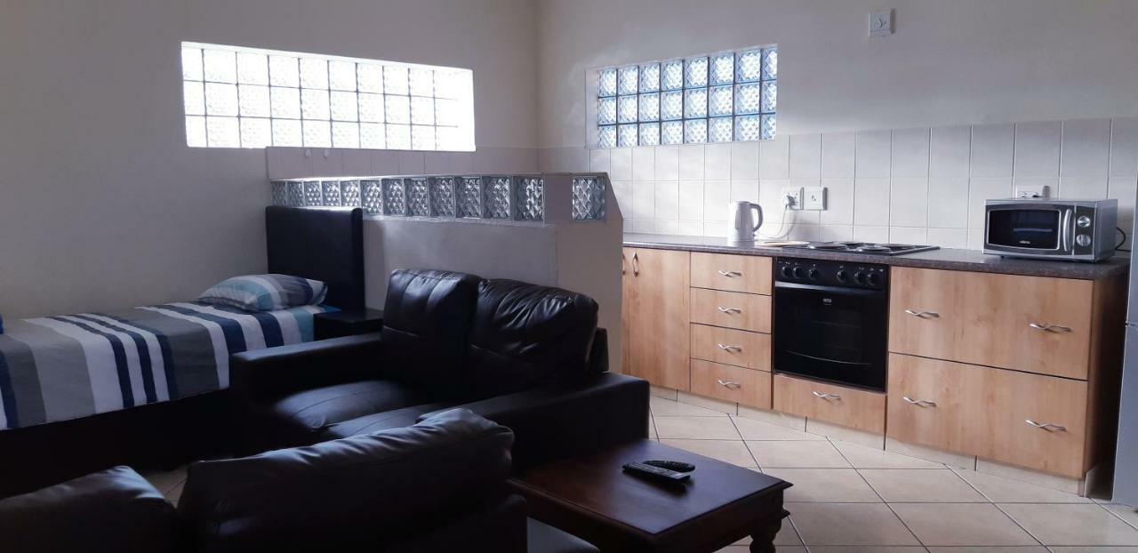 Getaway Self-Catering Tyger Valley Дърбанвил Екстериор снимка